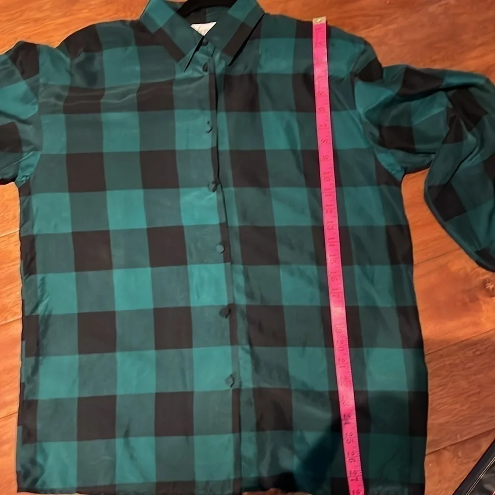 Ishyu Green and black 100% silk buffalo check button down size lg - Picture 5 of 5